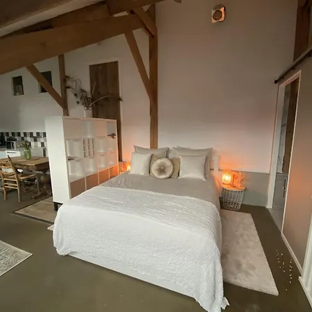 / De Rozeboom Bed & Breakfast *